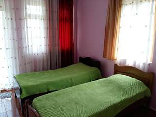 Гостевой дом Guest house LIA Батуми Классический трехместный номер-6