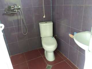 Гостевой дом Guest house LIA Батуми Классический трехместный номер-11