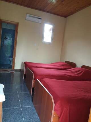 Гостевой дом Guest house LIA Батуми Классический трехместный номер-1